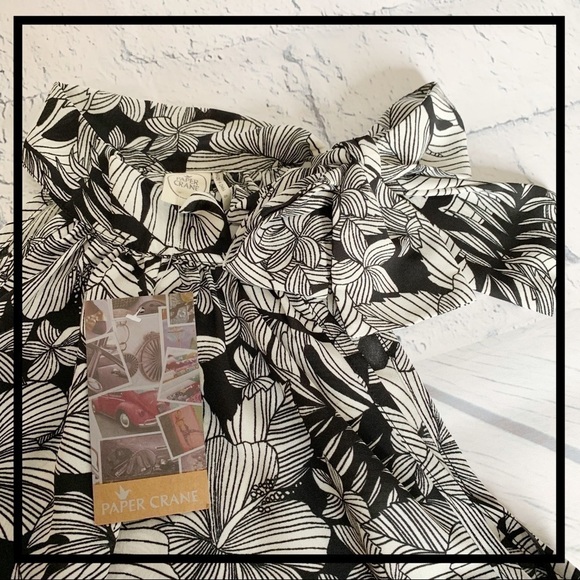 PAPER CRANE Black/White Tie Neck Sleeveless Blouse - Picture 5 of 6